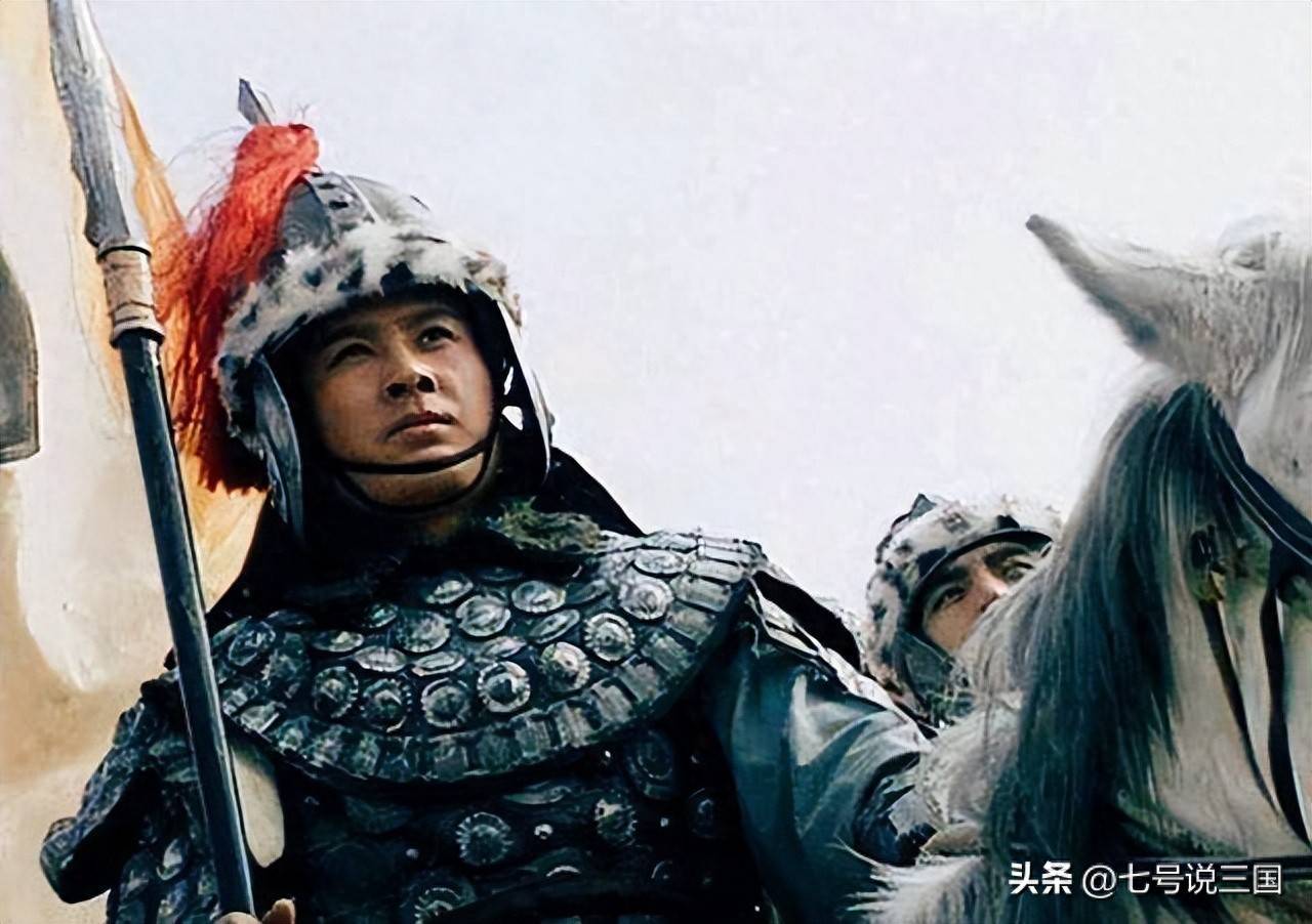 关羽连庞德都打不过，能打得过马超吗？正史上两人不在一个级别