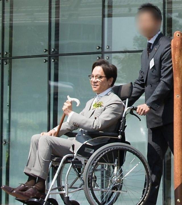 D 社卧底 2 月曝料！CJ 会长网传选妃，黑丝高跟是标配？